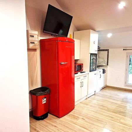 11 - Tres Joli 2 Pieces Tout Equipe Pour 1 A 5 Personnes, Vue Sur Parc Arbore, Parking Privatif Gratuit, Grand Fourgon Possible, Tout Le Linge De Maison Est Fourni Razac-sur-lʼIsle Exteriör bild
